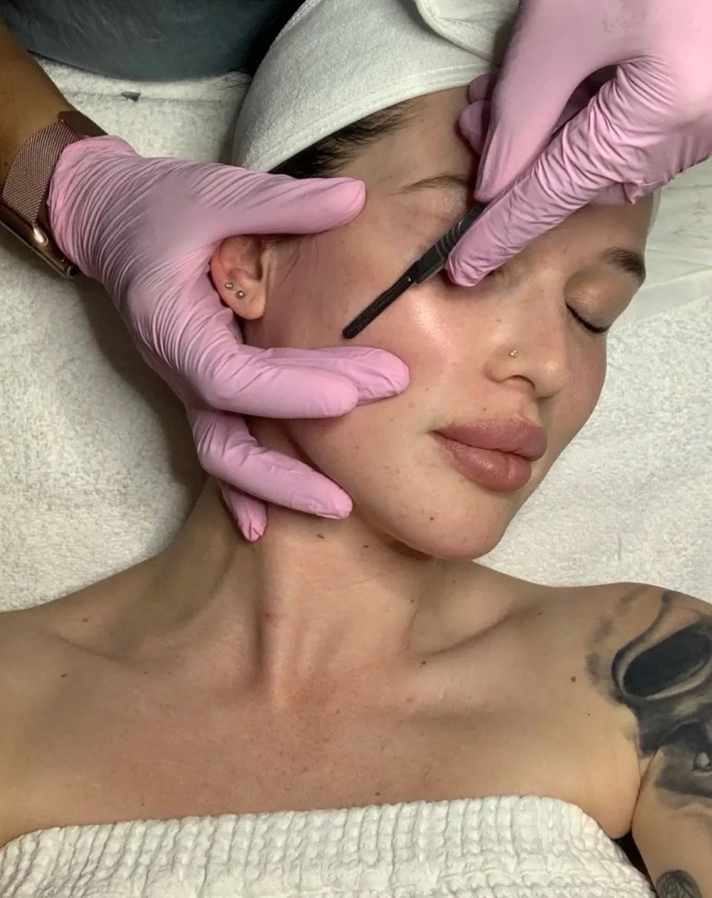 What Do I Need to Start a Dermaplaning Course?